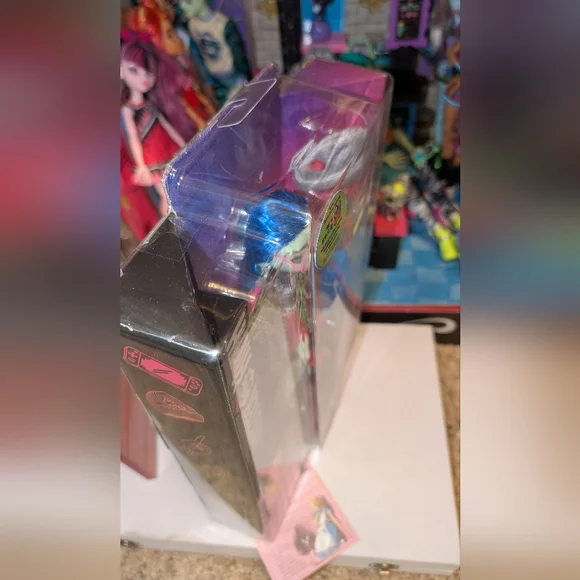 Monster High Ghoulia Yelps G3 Release, New In The Box Excellent - Picture 9 of 11